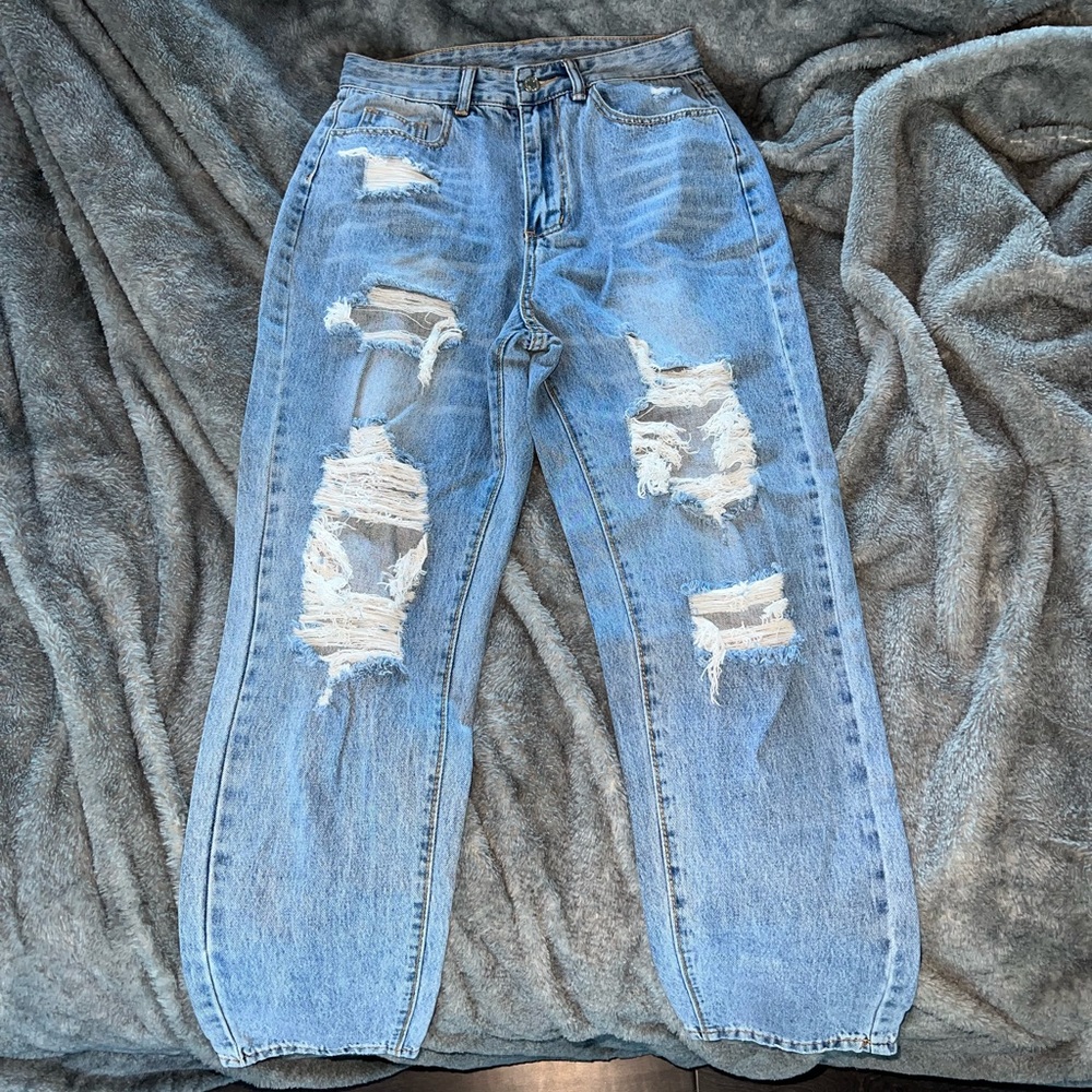 white wash flare ripped mom jeans size s/m